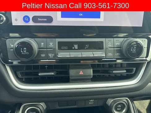 Used 2025 Toyota Grand Highlander AWD image 18