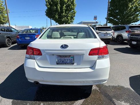 Used 2011 Subaru Legacy 2.5i Premium AWD/4WD image 5