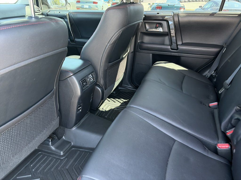 Used 2018 Toyota 4Runner TRD Off-Road Premium AWD/4WD image 29
