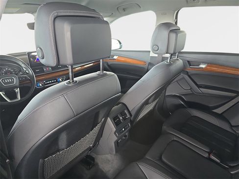 Used 2023 Audi Q5 2.0T Premium w/ Convenience Package image 13