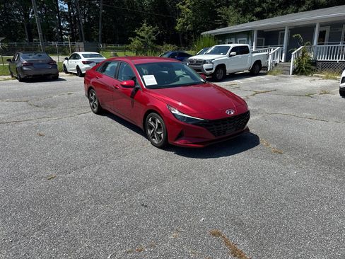 Used 2023 Hyundai Elantra SEL w/ Convenience Package FWD image 6