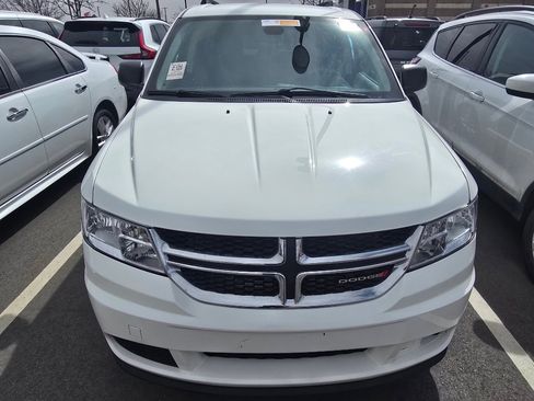 Used 2020 Dodge Journey SE image 12