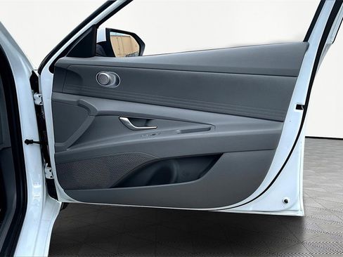 Used 2024 Hyundai Elantra SEL image 24