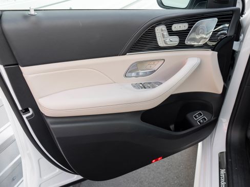 Used 2026 Mercedes-Benz GLE 450e 4MATIC image 11