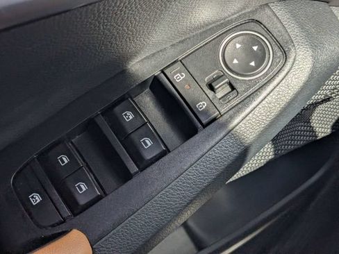 Used 2024 Kia Seltos EX FWD image 22