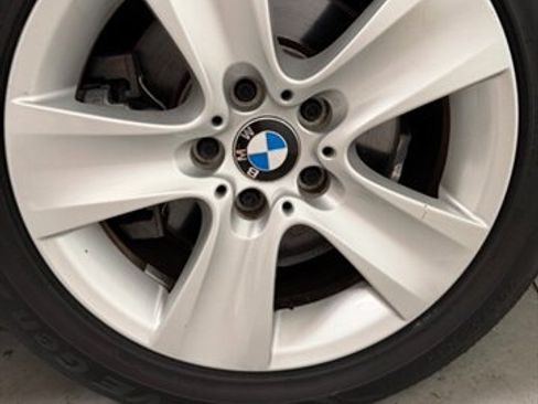 Used 2013 BMW 528i Sedan image 32