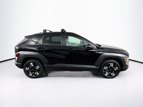 Certified 2025 Hyundai Kona SEL AWD/4WD image 9