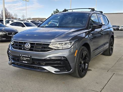 Used 2023 Volkswagen Tiguan SE R-Line image 38