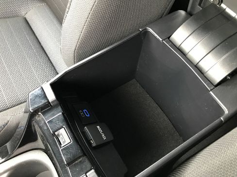 Used 2022 Toyota Corolla SE w/ Carpet Mat Package (TMS) image 22