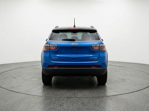 Used 2025 Jeep Compass Trailhawk AWD/4WD image 7