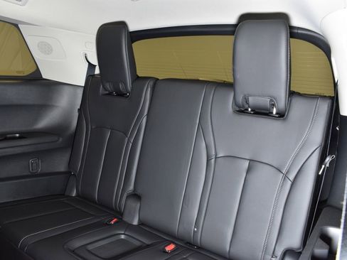 Used 2026 INFINITI QX60 Luxe w/ Family Package image 30