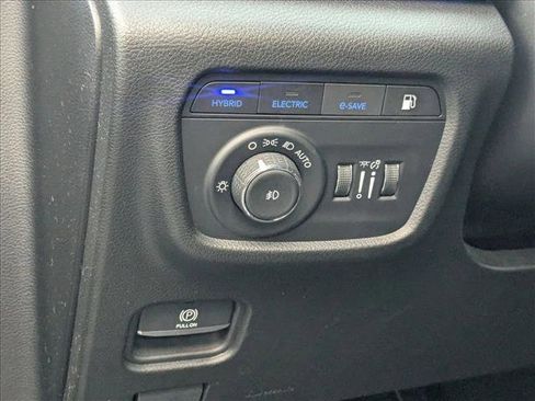 Used 2022 Jeep Grand Cherokee Overland image 12