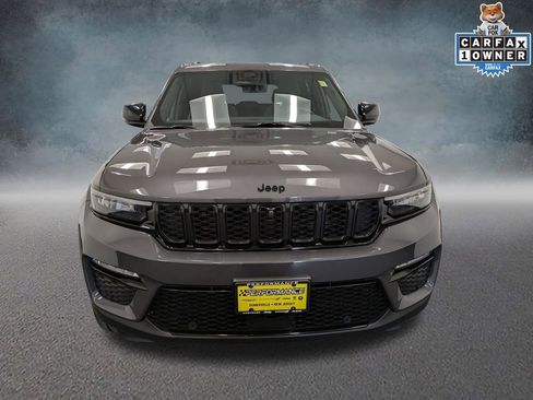 Used 2024 Jeep Grand Cherokee Limited w/ Luxury Tech Group II AWD/4WD image 2