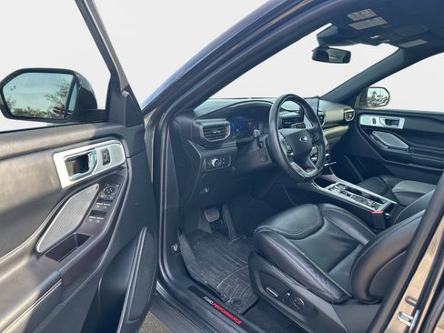 Used 2020 Ford Explorer ST w/ ST Street Pack image 11
