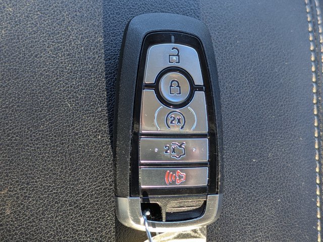 Certified 2018 Ford Edge Titanium w/ Ford Safe & Smart Package FWD image 29