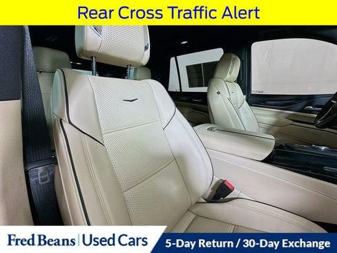 Used 2023 Cadillac Escalade Premium Luxury image 37