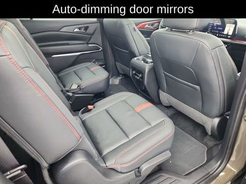 Used 2024 Chevrolet Traverse RS image 28