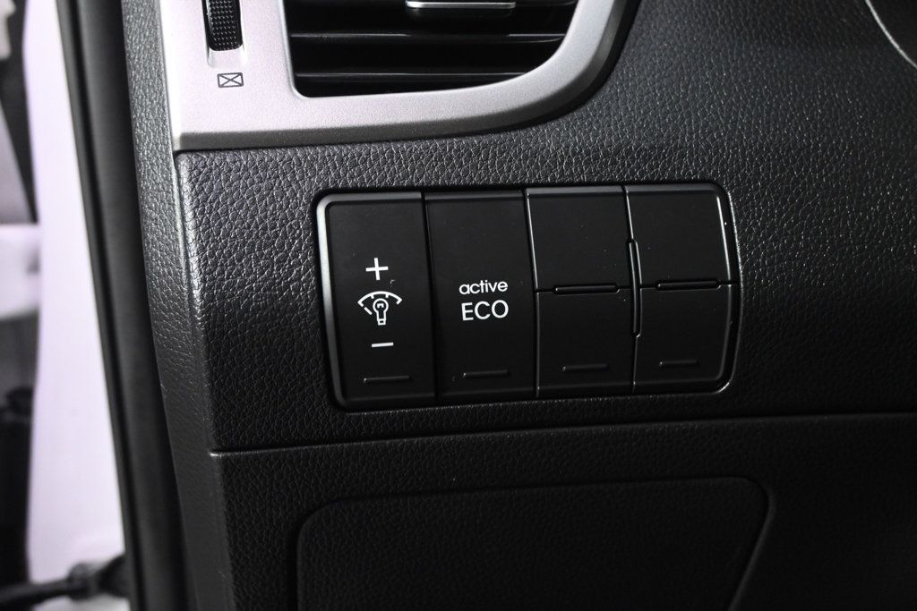 Used 2016 Hyundai Elantra GT w/ Option Group 02 FWD image 24