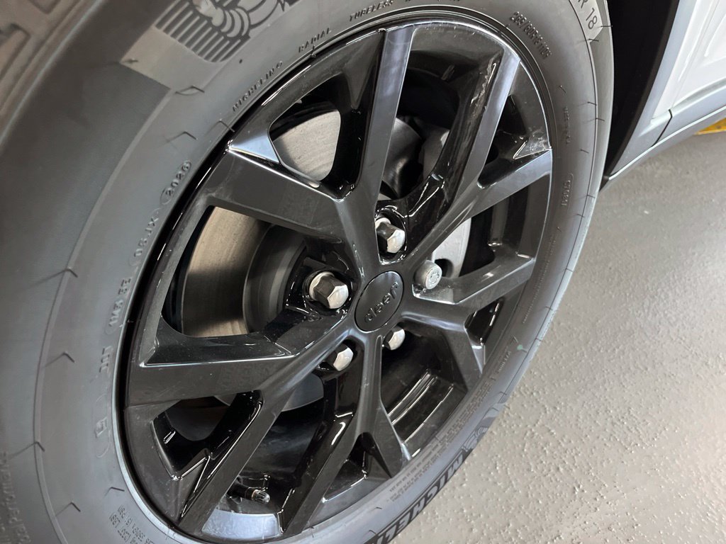 New 2026 Jeep Grand Cherokee Altitude AWD/4WD image 11