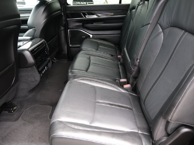 Used 2022 Jeep Wagoneer Series II AWD/4WD image 31