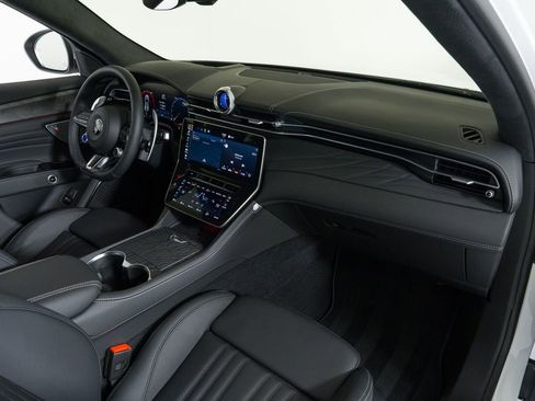 New 2025 Maserati Grecale Modena image 34