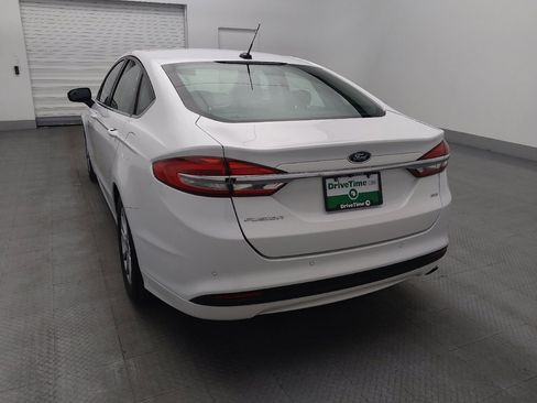 Used 2017 Ford Fusion SE w/ Fusion SE Technology Package image 6