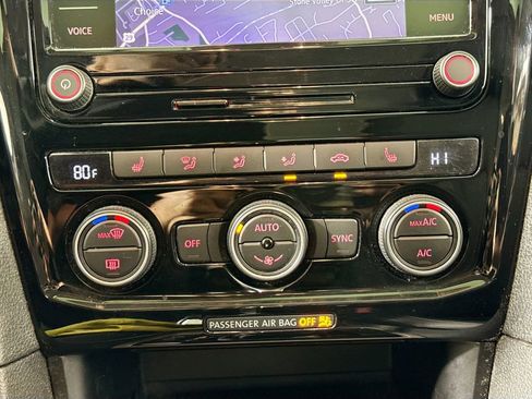 Used 2022 Volkswagen Passat 2.0T image 16