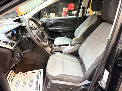 Used 2014 Ford Escape SE image 10