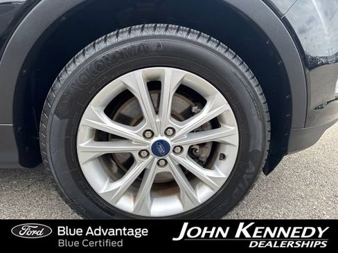 Certified 2018 Ford Escape SE w/ SE Sync 3 Package AWD/4WD image 3