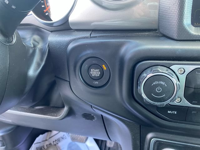 Used 2023 Jeep Gladiator Overland AWD/4WD image 19