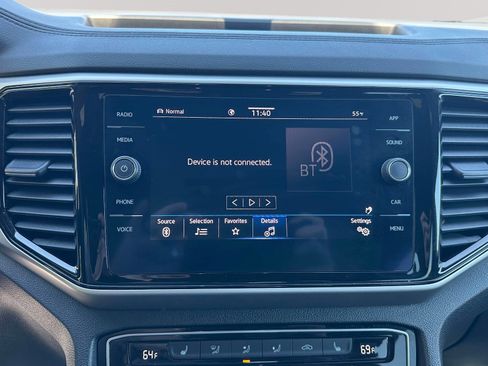 Used 2022 Volkswagen Atlas Cross Sport SE w/ Black Wheel Package image 10