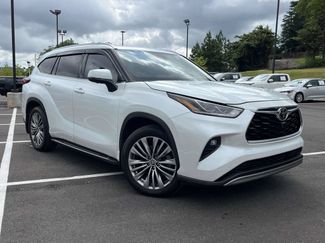 Used 2023 Toyota Highlander Platinum AWD/4WD video 1