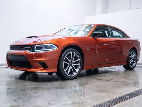 Used 2023 Dodge Charger R/T w/ Plus Group RWD image 3