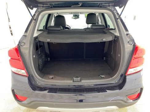 Used 2022 Chevrolet Trax LT w/ LT Convenience Package image 30