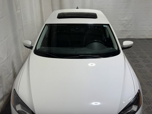 Used 2013 Volkswagen Passat TDI SEL Premium image 3