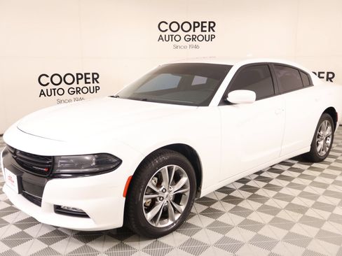 Used 2022 Dodge Charger SXT AWD/4WD image 9