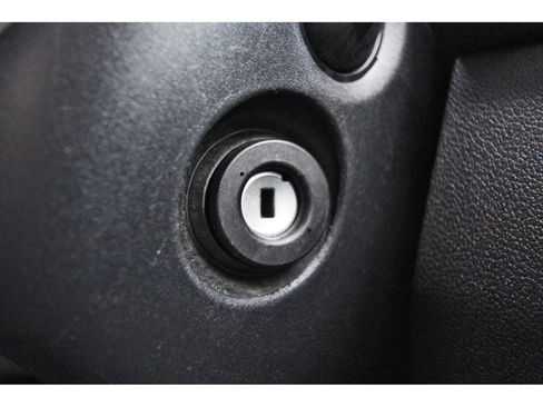 Used 2018 Volkswagen Tiguan S image 19