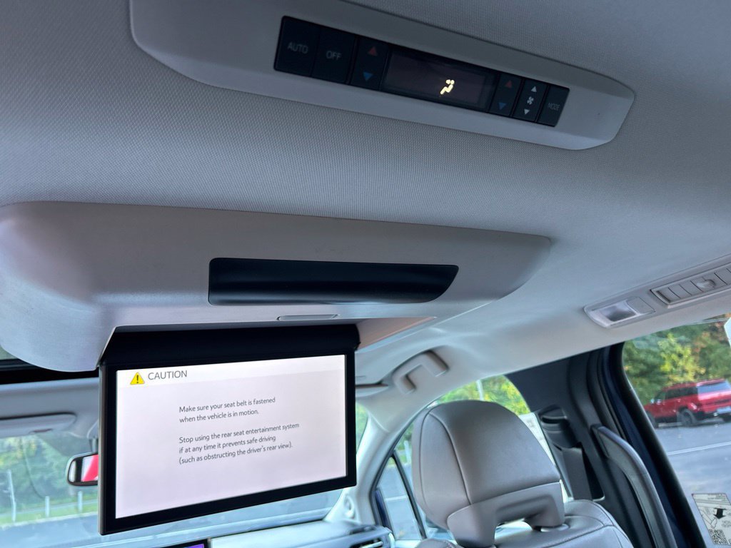 New 2026 Toyota Sienna XLE AWD/4WD image 29