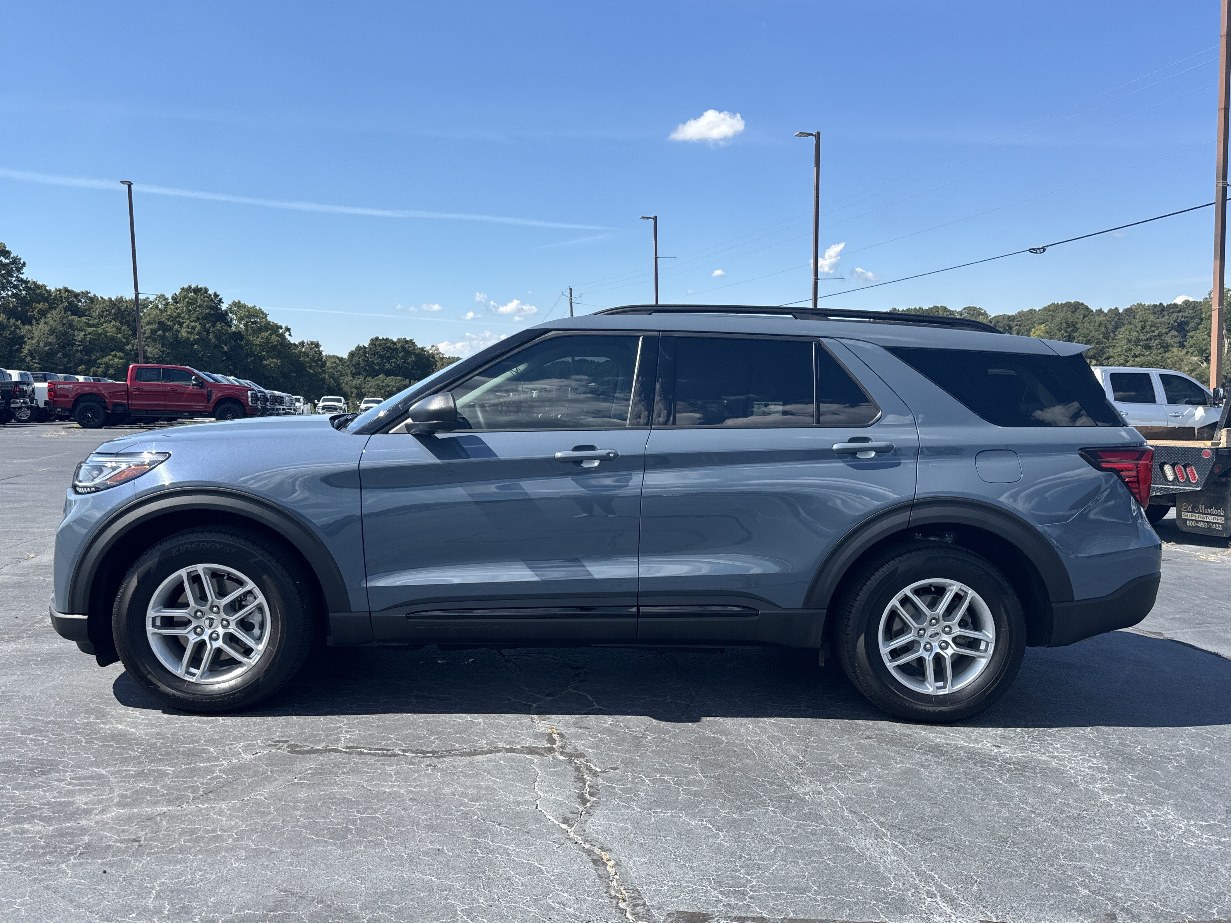 Used 2026 Ford Explorer Active w/ Active Comfort Package RWD image 8