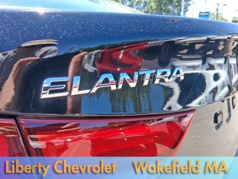 Used 2016 Hyundai Elantra SE w/ Option Group 02 FWD image 13