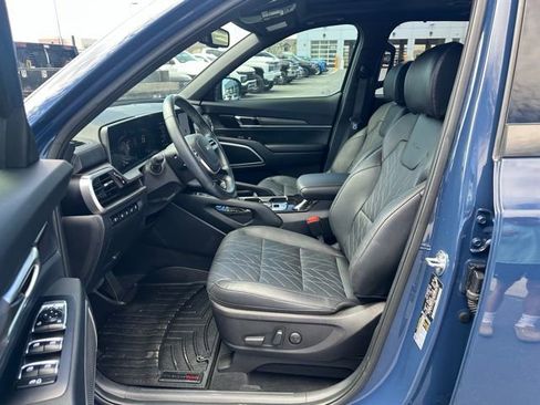 Used 2025 Kia Telluride AWD image 2