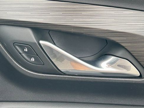 Used 2024 GMC Terrain SLT image 37