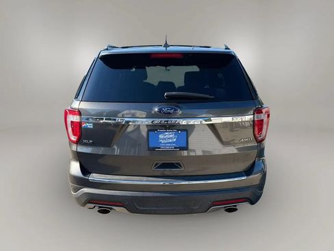 Used 2018 Ford Explorer XLT w/ Equipment Group 202A AWD/4WD image 8