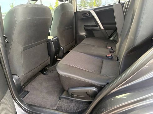 Used 2017 Toyota RAV4 LE FWD image 19