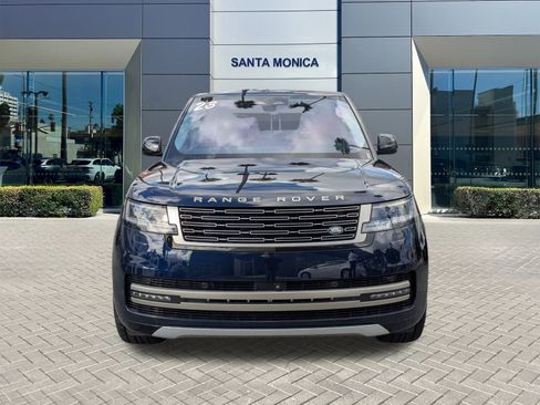 Used 2023 Land Rover Range Rover Long Wheelbase SE image 2