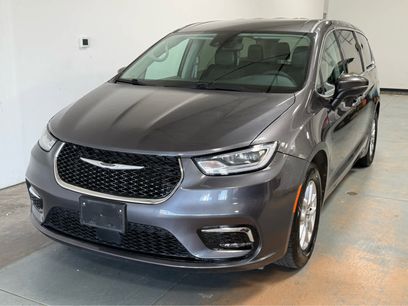Used 2023 Chrysler Pacifica Touring-L
