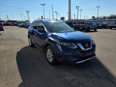 Used 2020 Nissan Rogue SV image 8