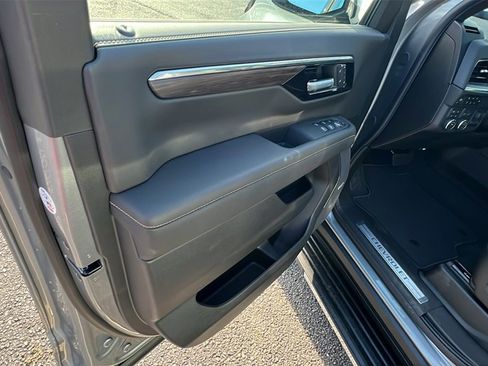 New 2026 Chevrolet Suburban Premier w/ Sun And Tow Package image 11