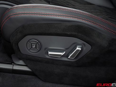 Used 2024 Lamborghini Urus Performante AWD/4WD image 50