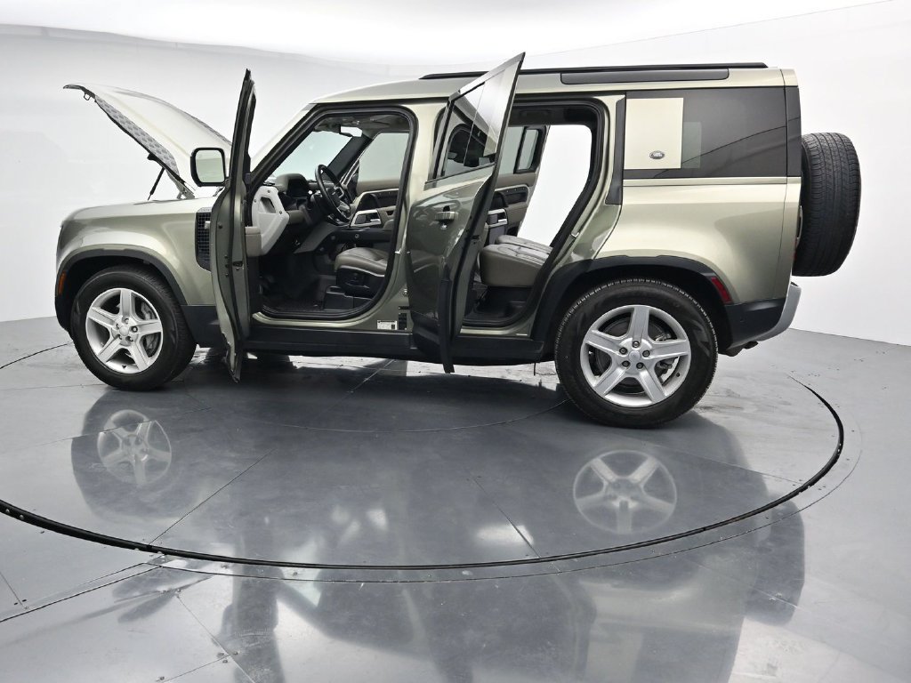 Used 2021 Land Rover Defender 110 SE AWD/4WD image 28